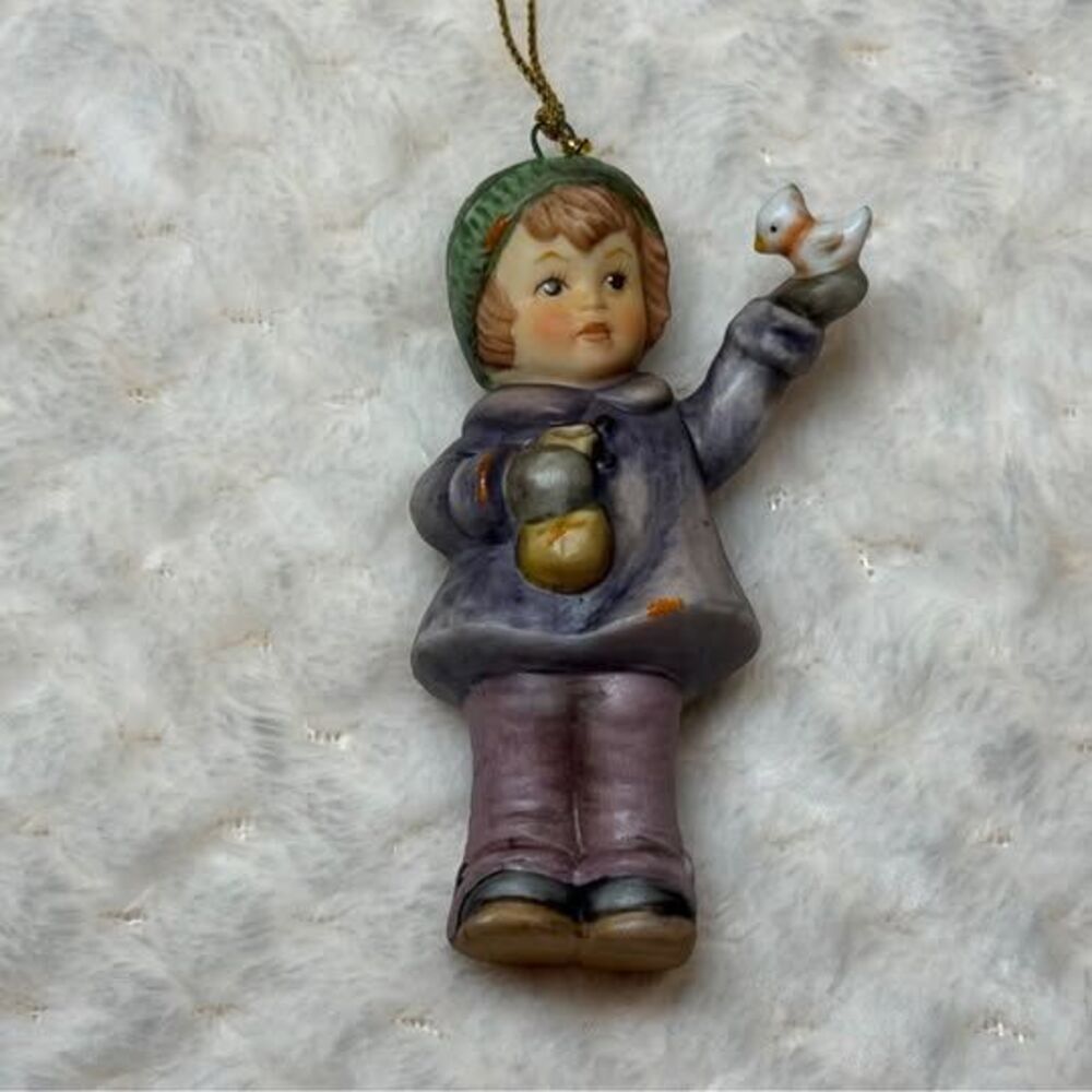 Vintage Goebel Berta Hummel "Feeding Feathered Friends" Christmas Ornament 1999